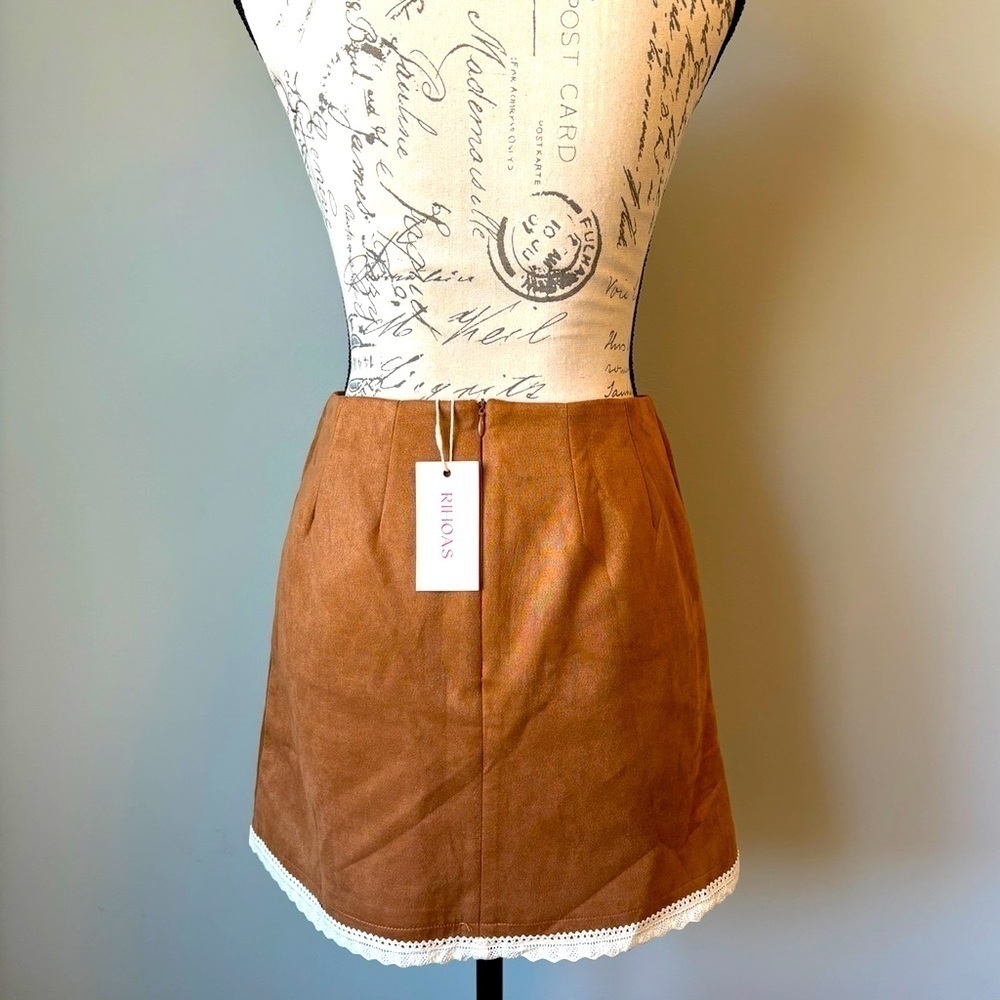 RIHOAS Tan Faux Suede Lace Trim Mini Skirt Western Nashville Style XS NWT - Picture 3 of 8